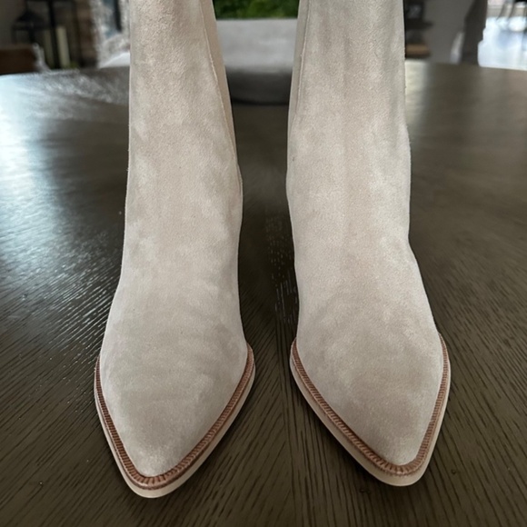 Dolce Vita Shadie Waterproof H20 Pointed Toe Chelsea Bootie Dune Suede Tan 7.5 - Picture 3 of 7